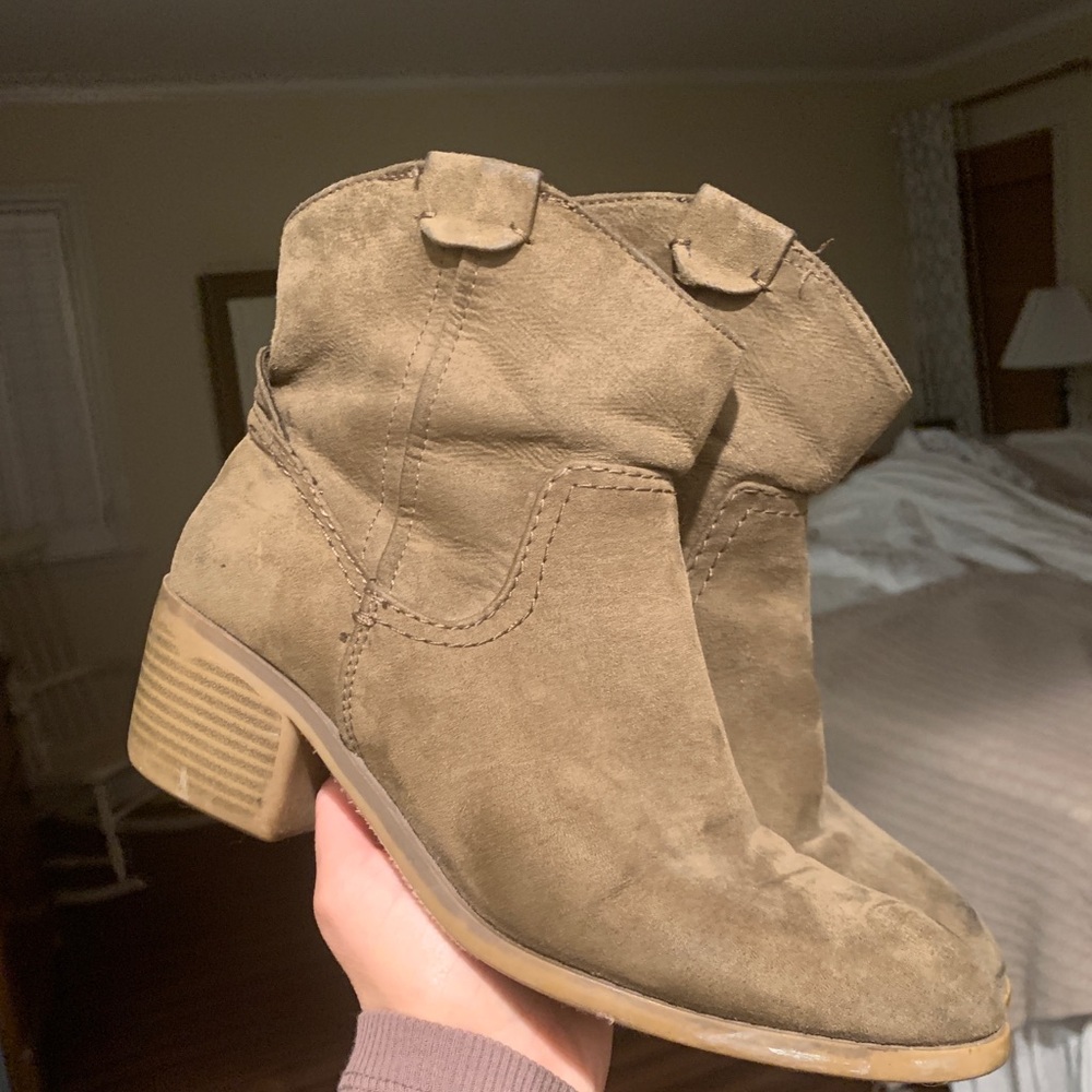 Slouchy western green suede style boot